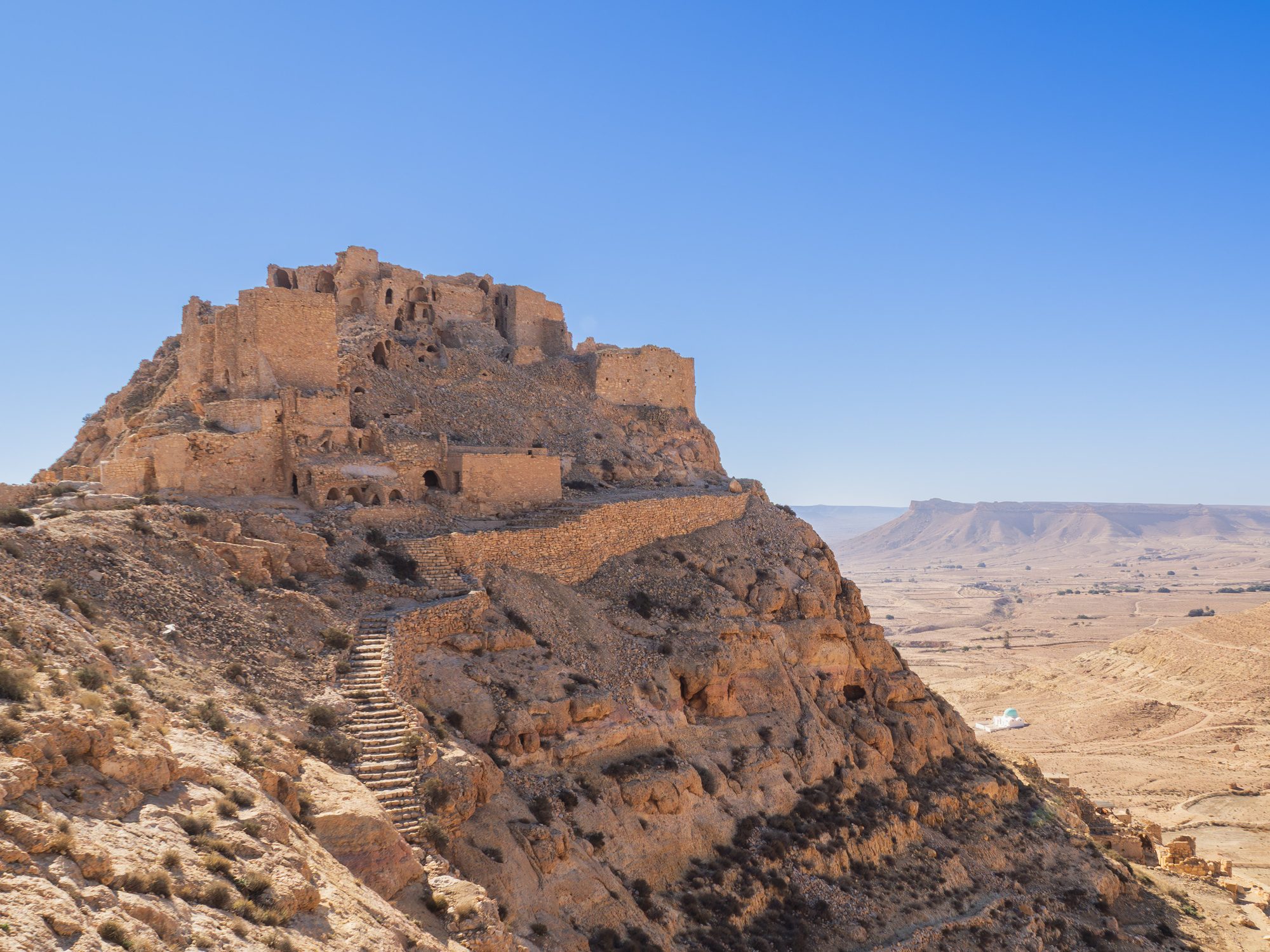 Ksar amazigh perché sur la falaise